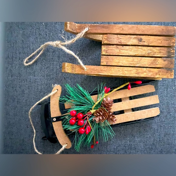 ~2 Sled Ornaments🎄🤶~ - Picture 2 of 10